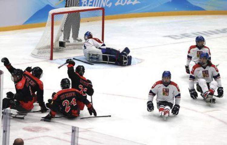 两攻一受4p双龙h男男视频