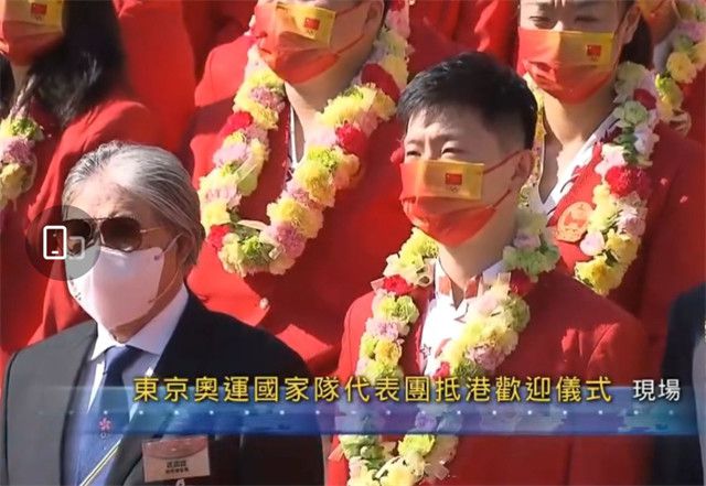 健身房里被教练c到呻吟男女视频